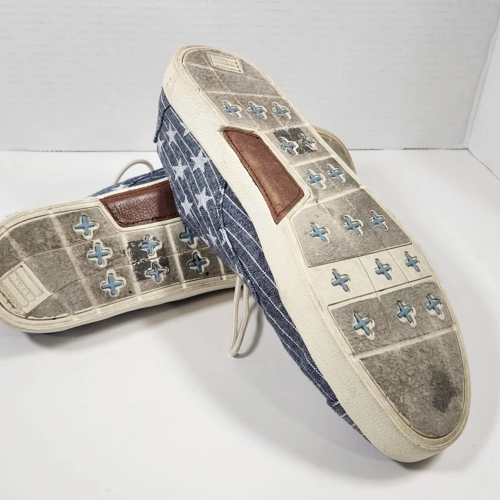 Toms Denim Sneakers Mens Size 10M Blue w/Stars Lace Up Oxfords Rubber Sole